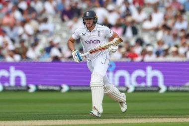 İngiltere 'den Jamie Smith, İngiltere' ye karşı Sri Lanka 2. Rothesay Deneme Maçı 1. Lords, Londra, Birleşik Krallık, 29 Ağustos 2024 'te