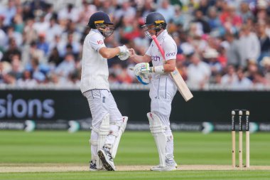 İngiltere 'den Joe Root ve Ollie Pope, İngiltere' ye karşı Sri Lanka 2. Rothesay Deneme Maçı 3.