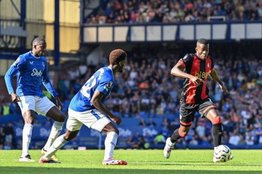 Bournemouth takımından Dango Ouattara, İngiltere 'nin Liverpool kenti Goodison Park' ta oynanan Everton-Bournemouth Premier League maçında forvete giriyor.