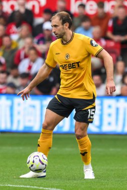 Wolverhampton Wanderers takımından Craig Dawson İngiltere 'nin Nottingham şehrinde 31 Ağustos 2024' te oynanan Premier League maçında Nottingham Forest, Wolverhampton Wanderers 'a karşı.