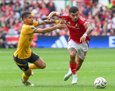 Nottingham Ormanı 'ndan Morgan Gibbs-White, Premier League maçında Nottingham Forest, Wolverhampton Wanderers' a karşı 31 Ağustos 2024 'te Nottingham, Nottingham, İngiltere' de Joo Gomes 'u durdurdu.