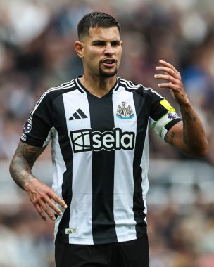 Newcastle United 'dan Bruno Guimares Premier Lig maçı sırasında 1 Eylül 2024' te St. James 's Park, Newcastle' da Tottenham Hotspur 'a karşı Newcastle United