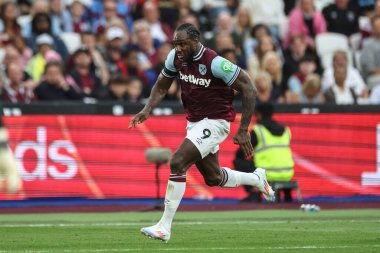 Premier Lig karşılaşmasında West Ham United 'ın Manchester City' ye karşı Londra Stadyumu 'nda oynadığı 31 Ağustos 2024' te, West Ham United takımından Michail Antonio