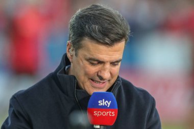 Brian Carney, 27. Betfred Süper Lig karşılaşması sırasında Sky Sports 'ta konuşuyor. Hull KR, Salford Red Devils' e karşı. Sewell Group Craven Park, Kingston üzerine Hull, İngiltere, 30 Ağustos 2024