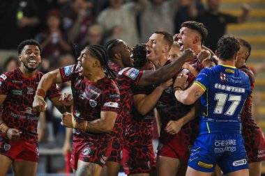 Leigh Leopards 'dan Frankie Halton, 30 Ağustos 2024' te Leigh Spor Köyü 'nde oynanan 24. Betfred Süper Lig karşılaşmasında denemesini kutluyor.