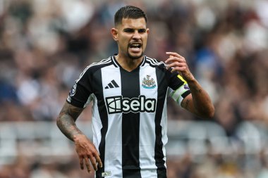 Newcastle United 'dan Bruno Guimares Premier Lig maçı sırasında 1 Eylül 2024' te St. James 's Park, Newcastle' da Tottenham Hotspur 'a karşı Newcastle United
