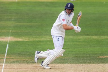 İngiltere 'den Joe Root, İngiltere' ye karşı Sri Lanka 2. Rothesay Deneme Maçı 3. Lords, Londra, Birleşik Krallık, 31 Ağustos 2024 'te koşuyor.