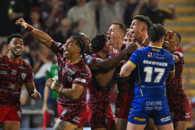 Leigh Leopards 'dan Frankie Halton, 30 Ağustos 2024' te Leigh Spor Köyü 'nde oynanan 24. Betfred Süper Lig karşılaşmasında denemesini kutluyor.