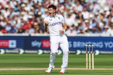 Angelo Mathews of Sri Lanka celebrates after dismissing Ben Duckett of England during England v Sri Lanka 2nd Rothesay Test Match Day 3 at Lords, London, United Kingdom, 31st August 2024 clipart