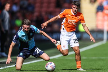 Blackpool 'dan Rob Apter 31 Ağustos 2024' te Bloomfield Road, Blackpool 'da Blackpool-Wycombe Wanderers maçında maç yapıyor.