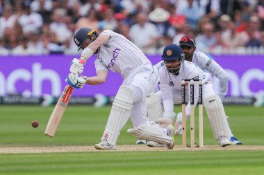 İngiltere 'den Ollie Pope, İngiltere' ye karşı Sri Lanka 2. Rothesay Deneme Maçı 3.