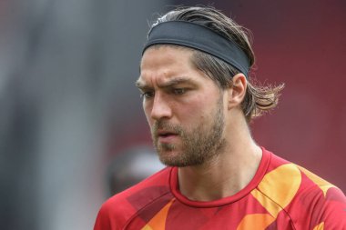 Maç öncesi ısınma oturumunda Watford 'dan Francisco Sierralta, 1 Eylül 2024' te Bramall Lane, Sheffield, İngiltere 'de Sheffield United ile Watford arasındaki maç sırasında