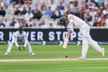 İngiltere 'den Ollie Pope, İngiltere' ye karşı Sri Lanka 2. Rothesay Deneme Maçı 3.