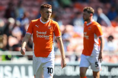 Blackpool takımından Sonny Carey 31 Ağustos 2024 'te Bloomfield Road, Blackpool' da Blackpool-Wycombe Wanderers maçında