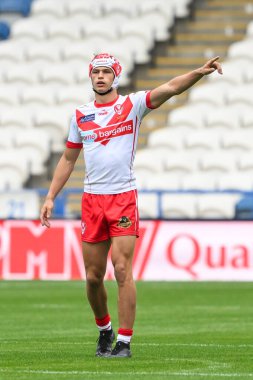 St. Helens 'ten Harry Robertson, 1 Eylül 2024' te John Smith Stadyumu 'nda oynanan 24. Betfred Süper Lig karşılaşmasında takım talimatlarını veriyor.