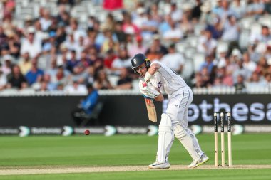 İngiltere 'nin Ollie Pope' u, İngiltere - Sri Lanka 2. Rothesay Deneme Maçı 2.