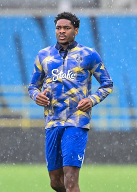 Everton 'dan William Tamen Premier League 2 U23 karşılaşması öncesinde Manchester City Everton' a karşı 1 Eylül 2024 'te Joie Stadyumu' nda ısınıyor.