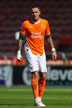 Blackpool takımından Oliver Norburn 31 Ağustos 2024 'te Bloomfield Road, Blackpool' da Blackpool-Wycombe Wanderers maçında