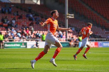 Blackpool 'dan Jake Beesley, 31 Ağustos 2024' te Bloomfield Road, Blackpool, İngiltere 'de oynanan Blackpool-Wycombe Wanderers maçında 2-2' lik galibiyet golünü kutluyor.