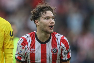 Sheffield United 'dan Callum O' Hare, hakem Andrew Kitchen 'ın 1 Eylül 2024' te Bramall Lane, Sheffield, İngiltere 'de oynanan Sky Bet Şampiyonası maçında penaltı vermemesi üzerine tepki gösterdi.