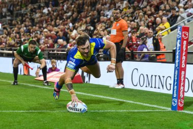 Warrington Wolves takımından Matty Ashton, 30 Ağustos 2024 'te Leigh Spor Köyü' nde oynanan 24. Betfred Süper Lig karşılaşmasında Leigh Leopards 'a karşı Warrington Wolves maçına gidiyor.