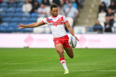 St. Helens takımından Moses Mbye, 1 Eylül 2024 'te John Smith Stadyumu' nda oynanan Huddersfield Giants - St Helens maçında sahaya çıktı.