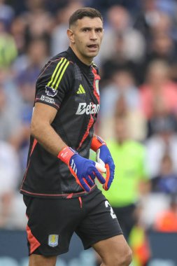 Aston Villa 'dan Emiliano Martnez Premier Lig karşılaşmasında Leicester City, King Power Stadyumu' nda Aston Villa 'ya karşı, 31 Ağustos 2024