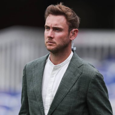 Stuart Broad, İngiltere - Sri Lanka 2. Rothesay Deneme Maçı 3. Gün öncesinde Lords, Londra, İngiltere 'de 31 Ağustos 2024' e bakıyor.