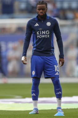 Leicester City 'den Stephy Mavididi Premier Lig maçı sırasında King Power Stadyumu' nda Leicester City ile Aston Villa maçında ısınma turunda 31 Ağustos 2024 'te