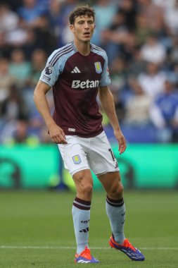 Aston Villa takımından Pau Torres Premier Lig maçında Leicester City, Aston Villa 'ya karşı King Power Stadyumu, Leicester, Birleşik Krallık, 31 Ağustos 2024