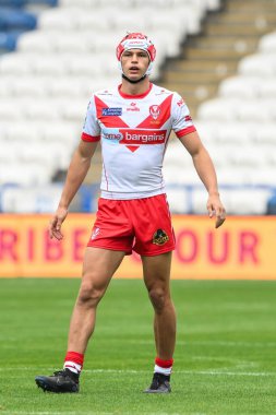 St. Helens takımından Harry Robertson 24. Betfred Süper Lig karşılaşmasında Huddersfield Giants, John Smith Stadyumu, Huddersfield, İngiltere 1 Eylül 2024 'te St. Helens' e karşı.
