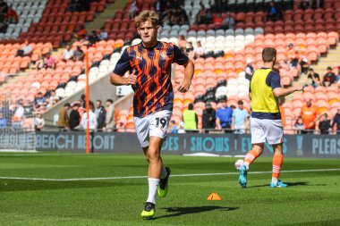 Blackpool 'dan Dom Ballard 31 Ağustos 2024' te Bloomfield Road, Blackpool 'da Blackpool-Wycombe Wanderers' a karşı oynanan Sky Bet 1 maçı öncesinde ısınma turunda
