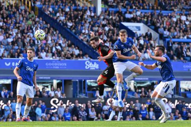 Bournemouth 'dan Lewis Cook, İngiltere' nin Liverpool kenti Goodison Park 'ta oynanan Premier League maçında Everton-Bournemouth maçında 2-2' lik skorla gol attı.