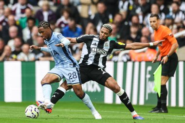 Tottenham Hotspur 'dan Wilson Odobert, 1 Eylül 2024' te İngiltere 'de St. James' s Park, Newcastle 'da oynanan Premier League maçı Newcastle United ile Tottenham Hotspur maçında Joelinton' a faul yaptı.