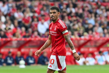 Nottingham Ormanı 'ndan Morgan Gibbs-White Premier League maçı sırasında Nottingham Forest, Wolverhampton Wanderers' a karşı 31 Ağustos 2024 'te Nottingham, İngiltere' de oynandı.