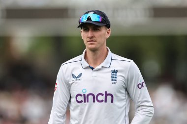 İngiltere 'den Harry Brook, Sri Lanka' ya karşı 2. Rothesay Deneme Günü 'nde Lords, Londra, İngiltere' de, 30 Ağustos 2024