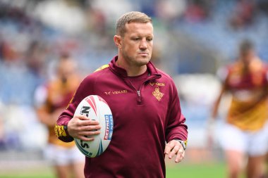 Luke Robinson Huddersfield Giants 'ın geçici baş antrenörü 24. Betfred Süper Lig karşılaşması öncesinde John Smith Stadyumu, Huddersfield, 1 Eylül 2024' te oynanan Huddersfield-St Helens maçında ısınma turu öncesi antrenörü.