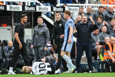 Newcastle koçu Jason Tindall ve Tottenham Hotspur 'dan Dejan Kulusevski, 1 Eylül 2024' te St. James 's Park, Newcastle, İngiltere' de oynanan Premier League karşılaşmasında Newcastle United Tottenham Hotspur 'a karşı yarıştı.