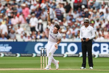 Matthew Potts of England delivers the ball during the England v Sri Lanka 2nd Rothesay Test Match Day 2 at Lords, London, United Kingdom, 30th August 2024 clipart