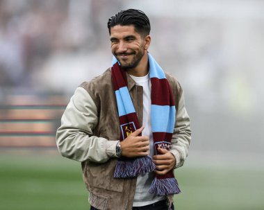 Carlos Soler, Premier League 'in Manchester City' ye karşı oynadığı 31 Ağustos 2024 'te Londra' daki Londra Stadyumu 'nda oynanan maçta Fransa şampiyonu Paris Saint-Germain' den West Ham United ile 2024 / 25 sezonunun sonuna kadar sözleşme imzaladı.