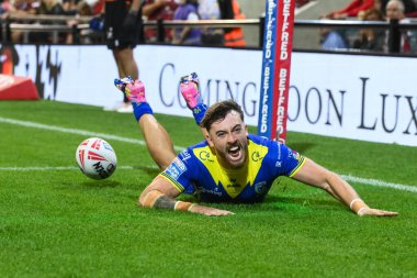 Warrington Wolves takımından Matty Ashton, 30 Ağustos 2024 'te Leigh Spor Köyü' nde oynanan 24. Betfred Süper Lig karşılaşmasında Leigh Leopards 'a karşı Warrington Wolves maçına gidiyor.