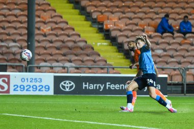 Blackpool 'dan CJ Hamilton Bristol Street Motors Kupası' nda Blackpool 'a karşı Crewe Alexandra maçında 4-1 berabere kaldı. Bloomfield Road, Blackpool, İngiltere, 3 Eylül 2024