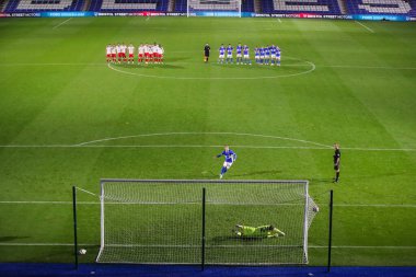 Birmingham City 'den Jay Stansfield, 3 Eylül 2024' te Birmingham City, St. Andrew 's @ Knighthead Park, Birmingham, İngiltere' de oynanan Bristol Street Motors Kupası karşılaşmasında penaltı atışında penaltısını kaydetti.