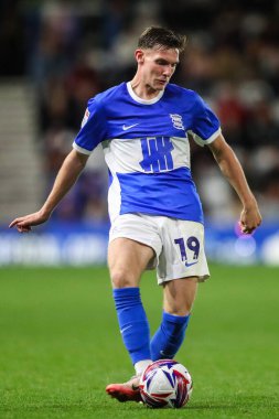 Birmingham City 'den Taylor Gardner-Hickman, Birmingham City - Walsall maçında pas veriyor. St. Andrew' s @ Knighthead Park, Birmingham, İngiltere, 3 Eylül 2024