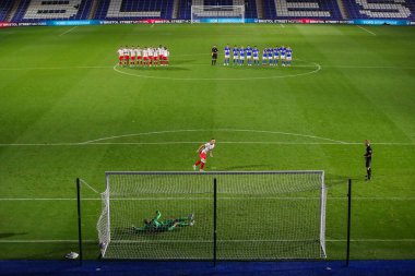 Walsall 'dan Charlie Leakin penaltısını Bristol Street Motors Kupası' nda St. Andrew 's @ Knighthead Park, Birmingham, Birleşik Krallık, 3 Eylül 2024' te Birmingham City - Walsall maçında aldı.