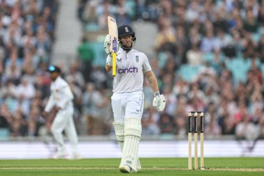 İngiltere 'den Ben Duckett, 6 Eylül 2024' te Kia Oval, Londra 'da oynanan 3. Rothesay Test Maçı' nda (50 koşu) yarım yüzyıl (50 koşu) kutluyor.