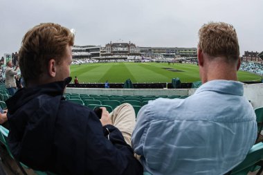 3. Rothesay Deneme Maçı 'nda Londra üzerinde çok sisli bir hava vardı. İngiltere - Sri Lanka maçı, 6 Eylül 2024, Kia Oval, Londra.