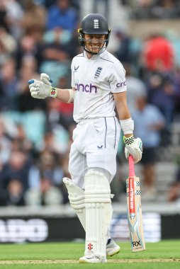 İngiltere 'den Ollie Pope, 3. Rothesay Deneme Maçı' nda gülümsüyor. İngiltere, Sri Lanka 'ya karşı 6 Eylül 2024' te Kia Oval, Londra 'da.