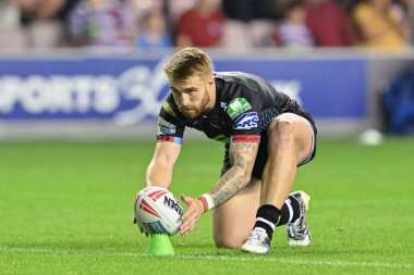 Wigan Warriors takımından Adam Keighran, 6 Eylül 2024 'te Wigan Warriors' un oynadığı The Brick Community Stadyumu 'nda oynanan 25.