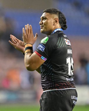 Wigan Warriors takımından Patrick Mago, 6 Eylül 2024 'te İngiltere' nin Wigan şehrindeki Brick Community Stadyumu 'nda oynanan 25.